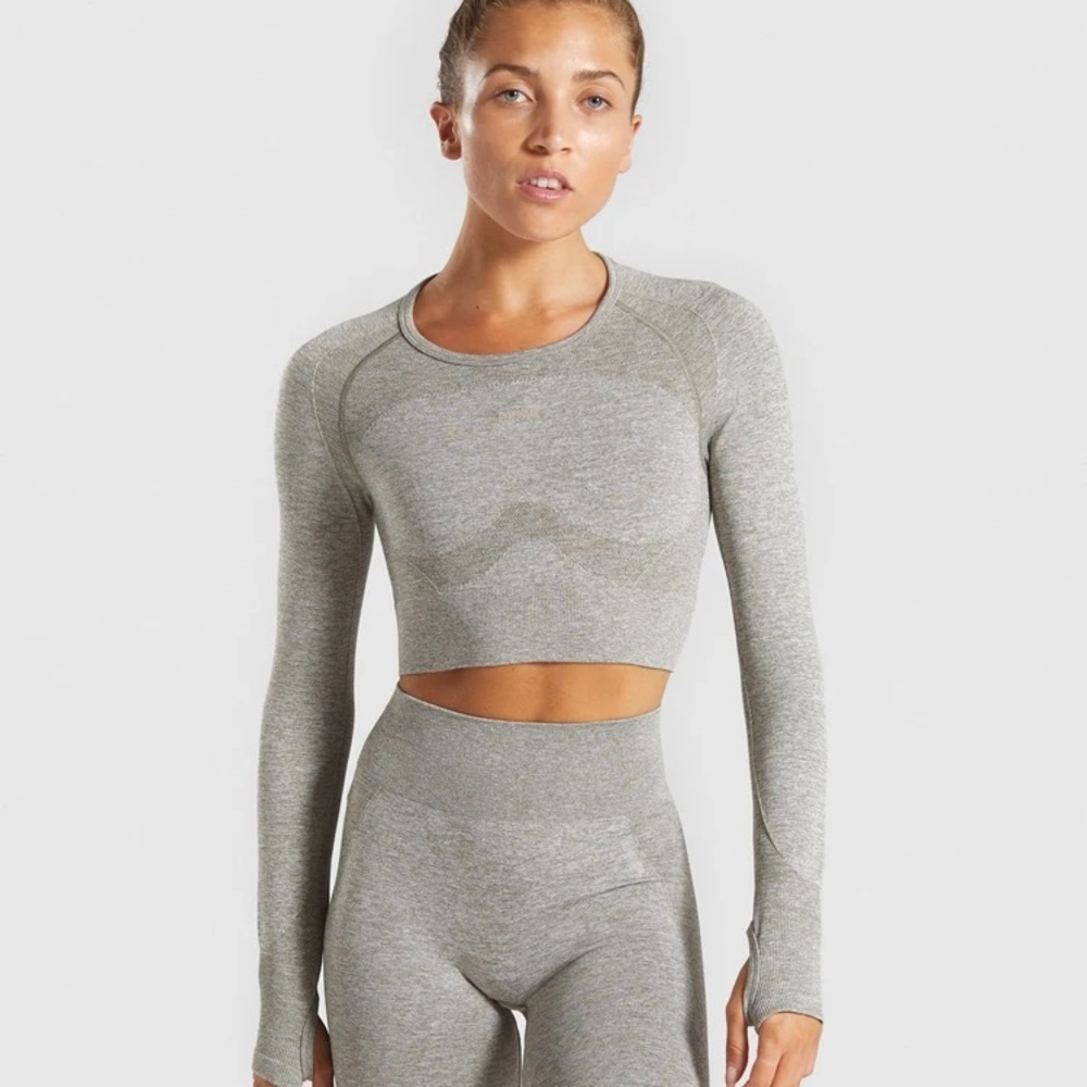 Gymshark top (Same fit as what is pictured!)
